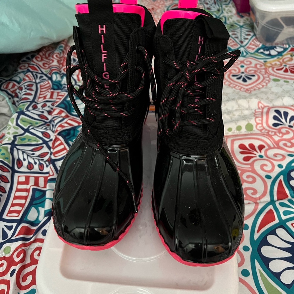 Tommy Hilfiger rain boots size 8 like New